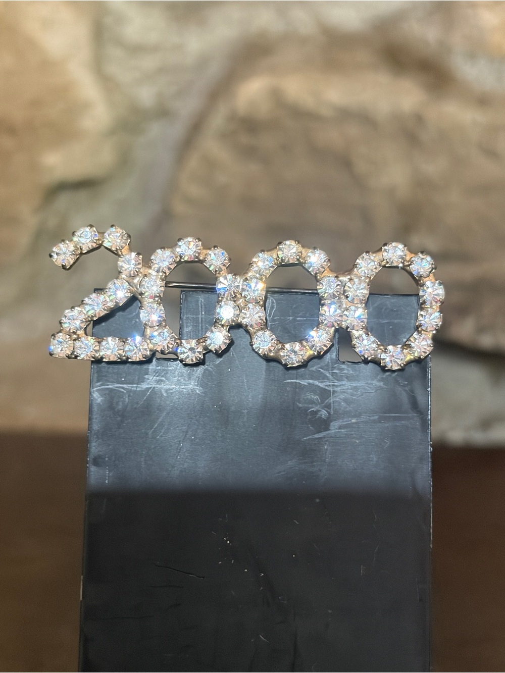 VTG Y2K Rhinestone '2000' Crystal Number Brooch - Silver-Tone